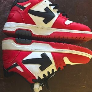 Off white sb slightly worn looking for no more or less den 400